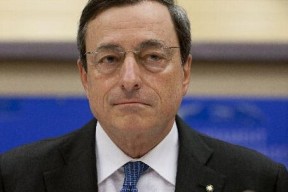 kaiyun.com -包含荷甲加时末段再迎强敌，上海海港止住颓势，主帅态度——压力陡增，轮换策略成焦点的词条