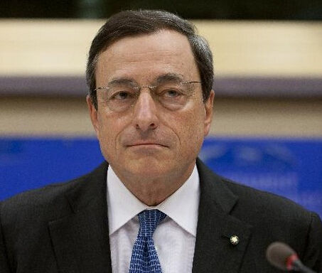 包含荷甲加时末段再迎强敌，上海海港止住颓势，主帅态度——压力陡增，轮换策略成焦点的词条