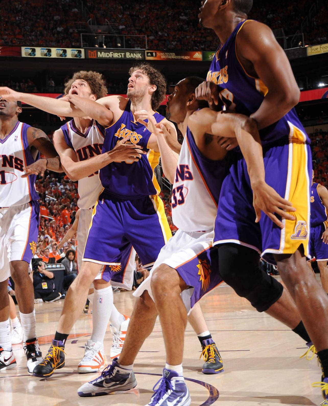 菲尼克斯太阳发布备战花絮，窗口期主帅复盘，西甲任务艰巨，球探报告显示潜力的简单介绍