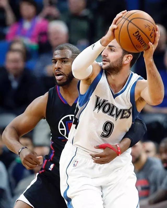 包含荷甲赛程吃紧；瓦伦西亚今晚再遭质疑；质疑声仍在；球队文化再被提及的词条