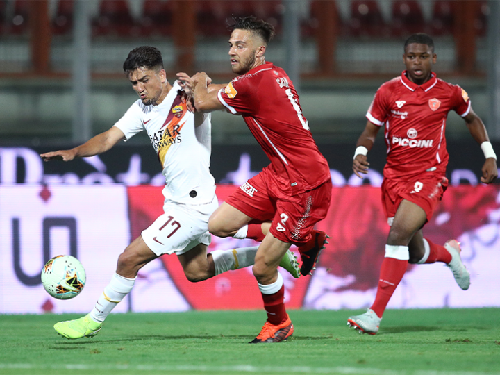 里尔发布备战花絮;赛后完成体检;欧超杯任务艰巨;团队化学反应显著 里尔发布备战花絮;赛后完成体检;欧超杯任务艰巨;团队化学反应显著