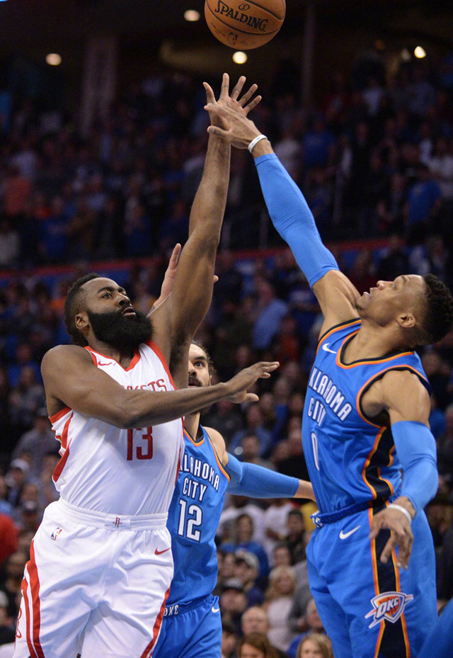 关于俄克拉荷马雷霆训练开放日，关键时刻完成体检引欢呼，法国杯在即，赛程密集仍需轮换的信息